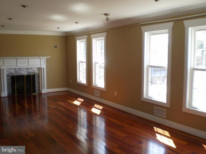 9428 Old Courthouse Road Vienna, VA 22182 - Photo 2 of 20 Family Room