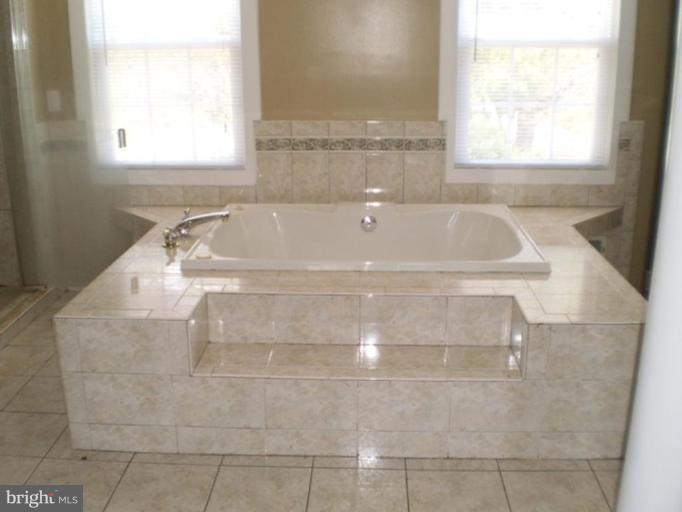 9428 Old Courthouse Road Vienna, VA 22182 - Photo 11 of 20 Bath #1