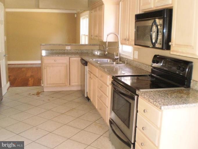 9428 Old Courthouse Road Vienna, VA 22182 - Photo 6 of 20 Kitchen