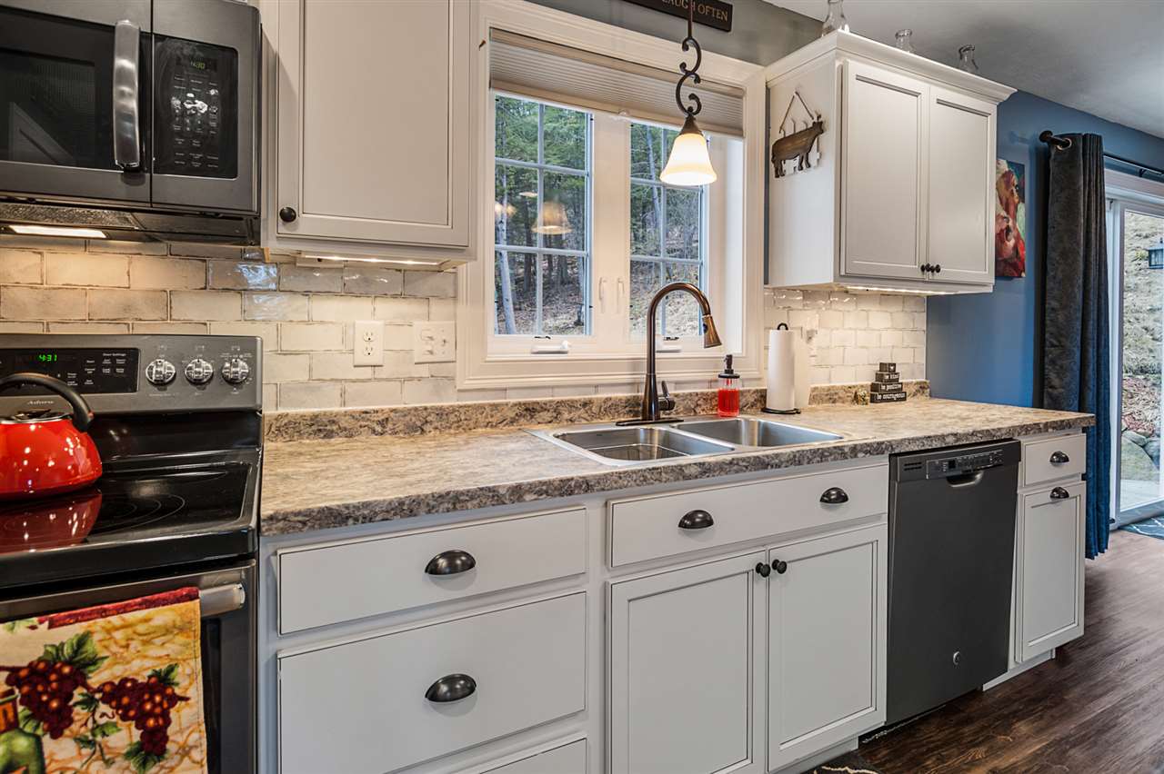 1725 Highway 119 Rindge, NH 03461 - Photo 9 of 28