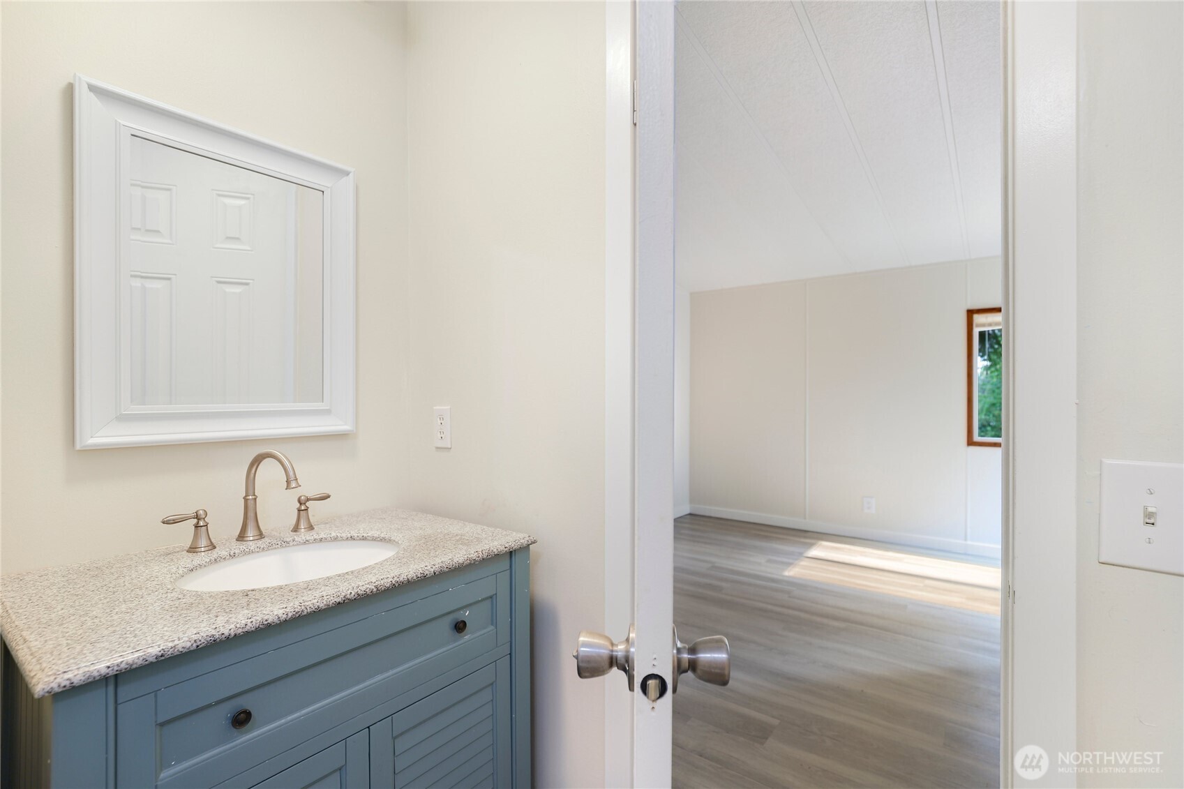 330 Southwest Dogwood Road Port Orchard, WA 98367 - Photo 25 of 39 Gallery Image 25