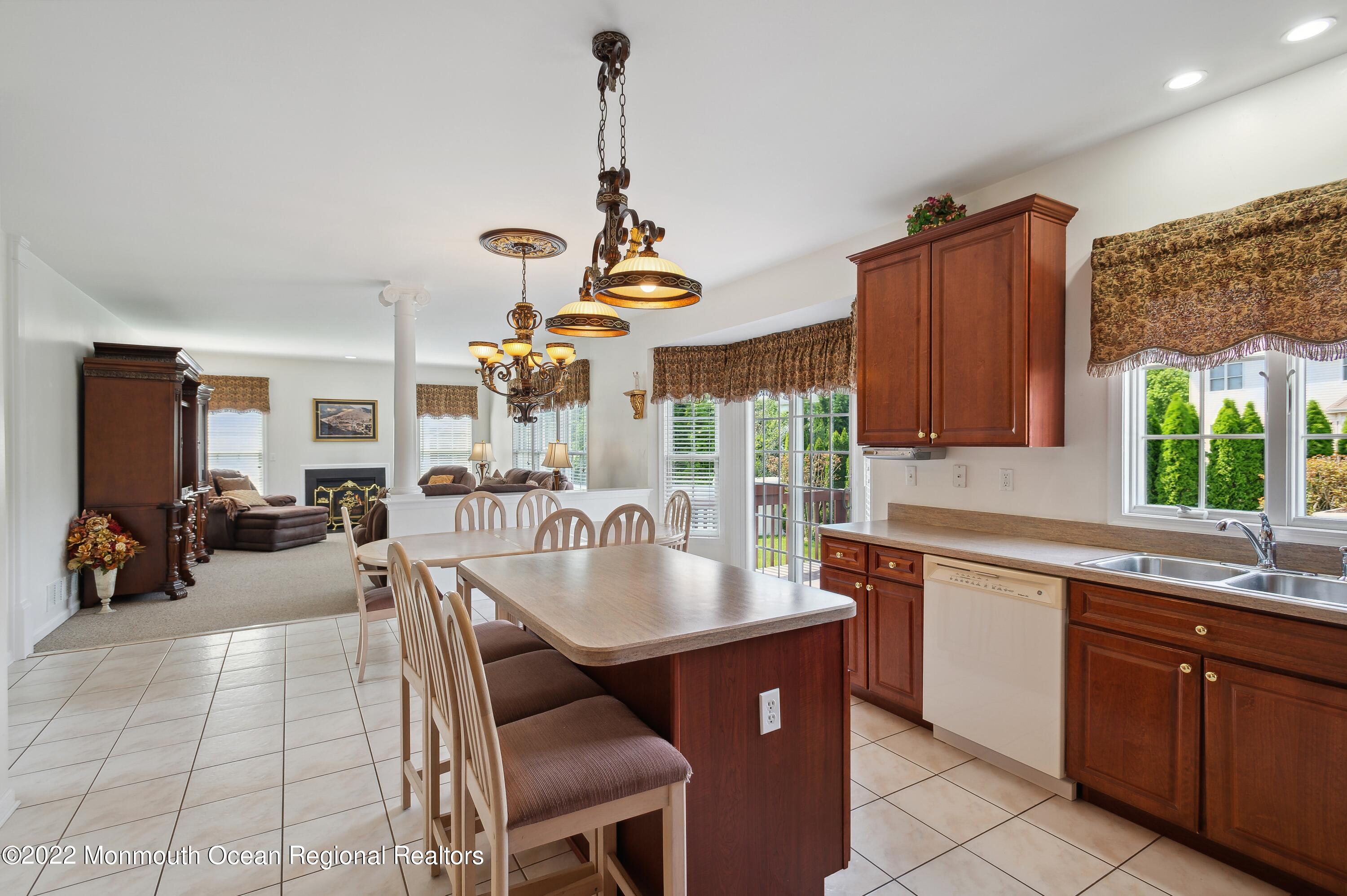9 Bloomfield Road Manalapan, NJ 07726 - Photo 8 of 31 07_9BloomfieldRd_177001_Kitchen_HiRes