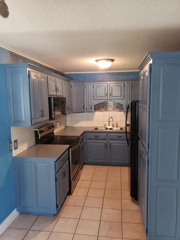 $95,000 | 1712 North B Street, Wellington, KS 67152