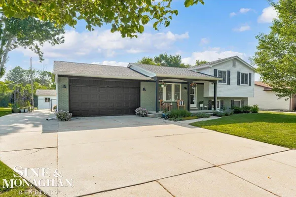 $379,900 | 855 Montana Street, Marysville, MI 48040