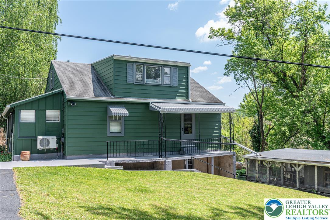525 Royal Manor Road Easton, PA 18042 - Photo 2 of 37