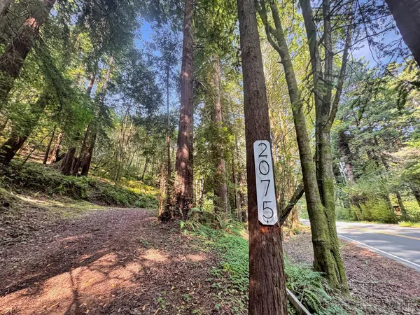 a sign that is on the side of the road