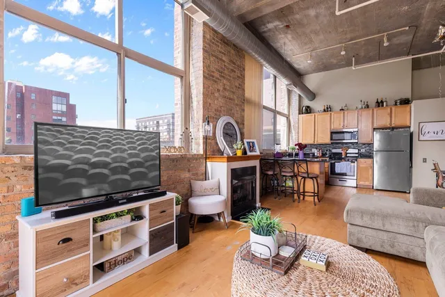 $2,795 | 1528 South Wabash Avenue, Unit 208, Chicago, IL 60605