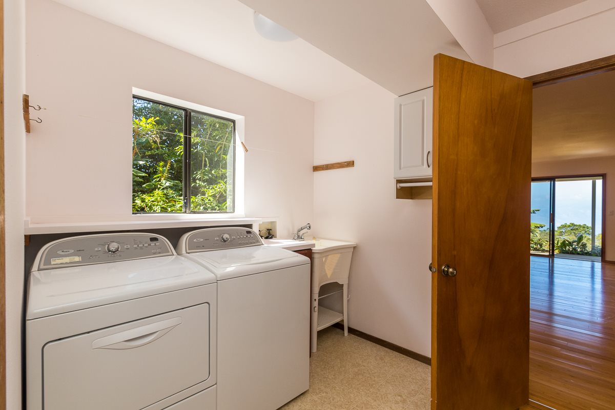 395 Middle Road Kula, HI 96790 - Photo 28 of 30 a utility room with dryer and washer