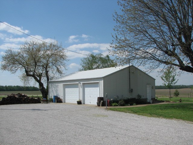 3765 Ford Road Mount Vernon, IN 47620 - Photo 3 of 36 Gallery Image 3