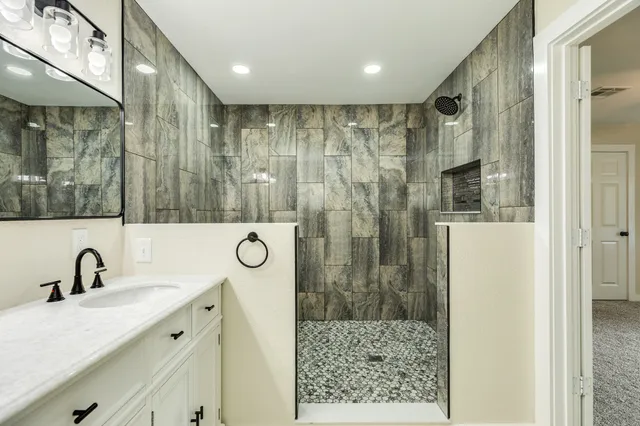 $194,500 | 207 Stockman Street, Sweeny, TX 77480