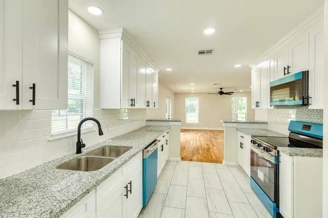 $194,500 | 207 Stockman Street, Sweeny, TX 77480