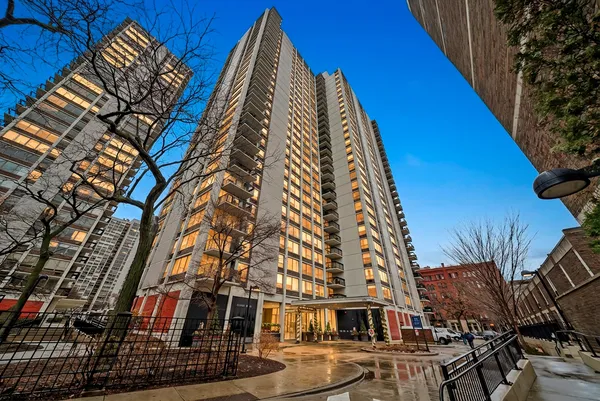 $285,000 | 1460 North Sandburg Terrace, Unit 2303A, Chicago, IL 60610