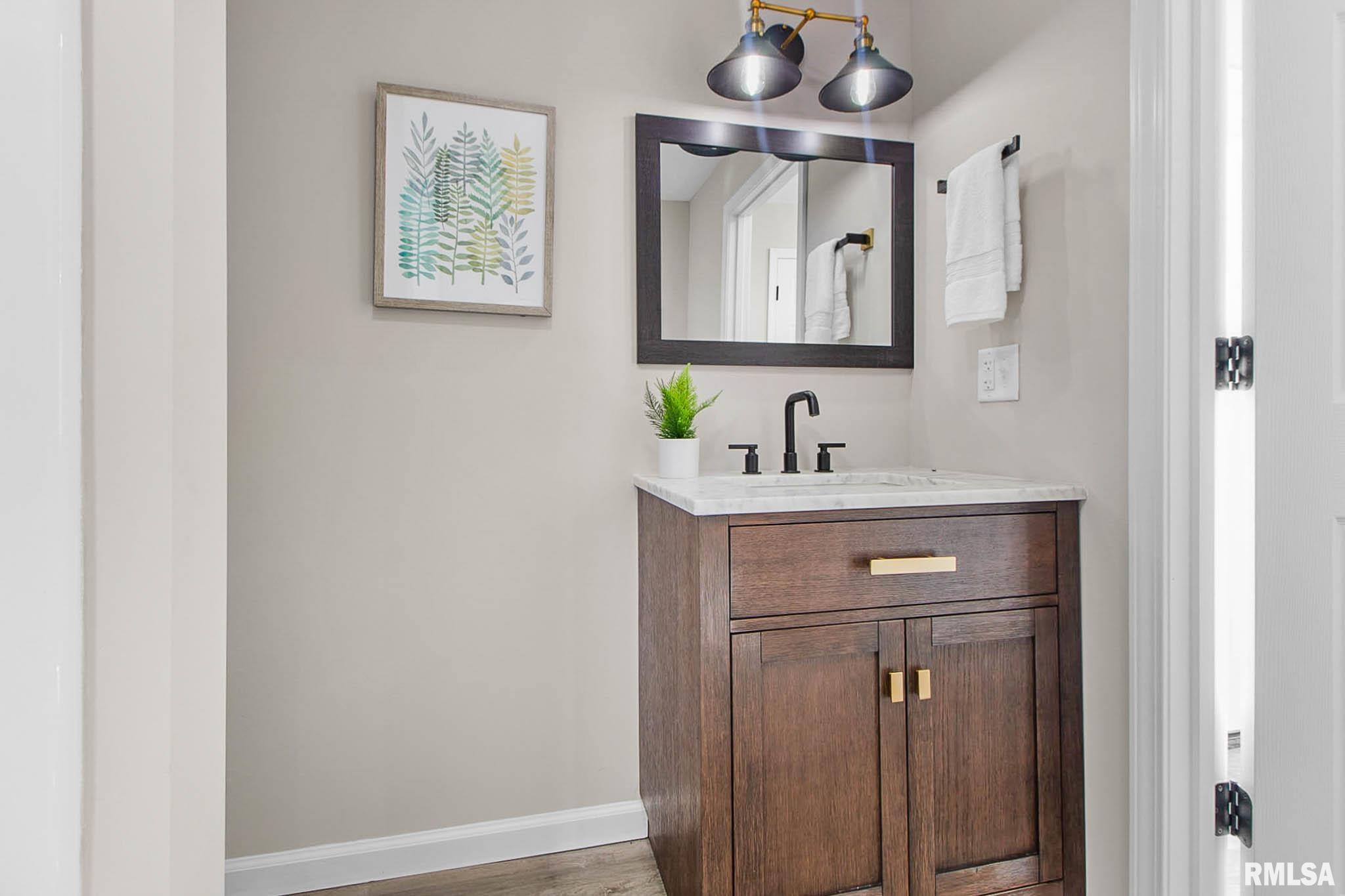 1208 East Main Street Benton, IL 62812 - Photo 15 of 30
