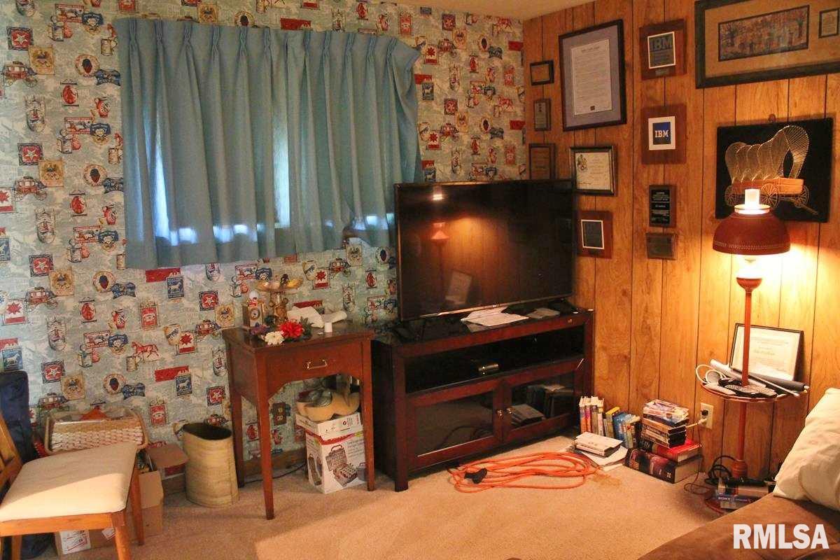1003 Kingsbury Road Washington, IL 61571 - Photo 17 of 24 Gallery Image 17