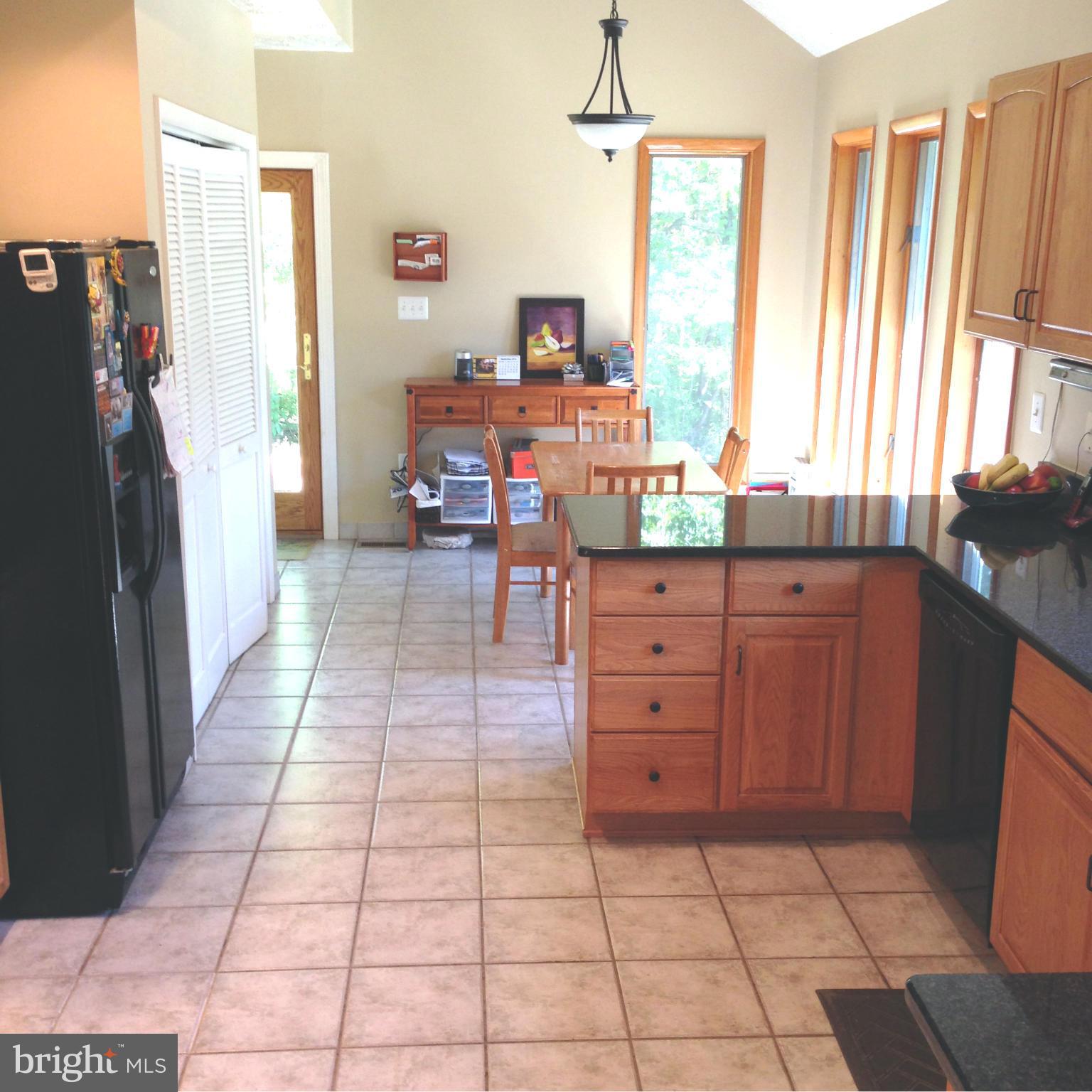 38562 Lime Kiln Road Leesburg, VA 20175 - Photo 13 of 17 Kitchen
