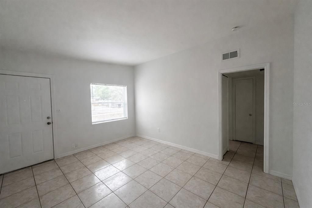 1624 Queensway Road Orlando, FL 32808 - Photo 2 of 12