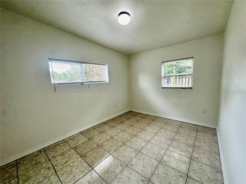 1624 Queensway Road Orlando, FL 32808 - Photo 7 of 12