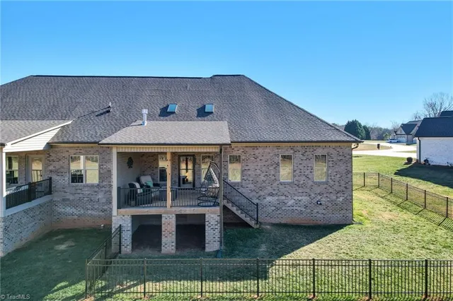 $525,000 | 7010 Westfield Vlg Circle, Summerfield, NC 27358