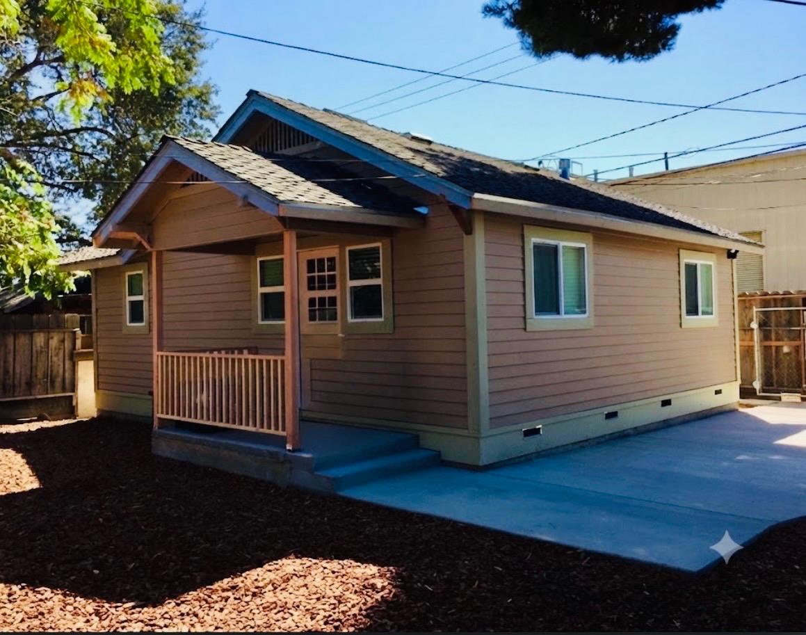 419 13th Street Modesto, CA 95354 - Photo 6 of 10 Back House