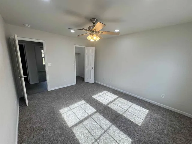 a view of empty room with window