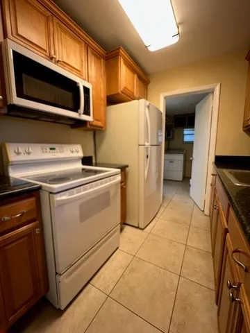 $3,000 | 9199 Southwest 49th Place, Cooper City, FL 33328