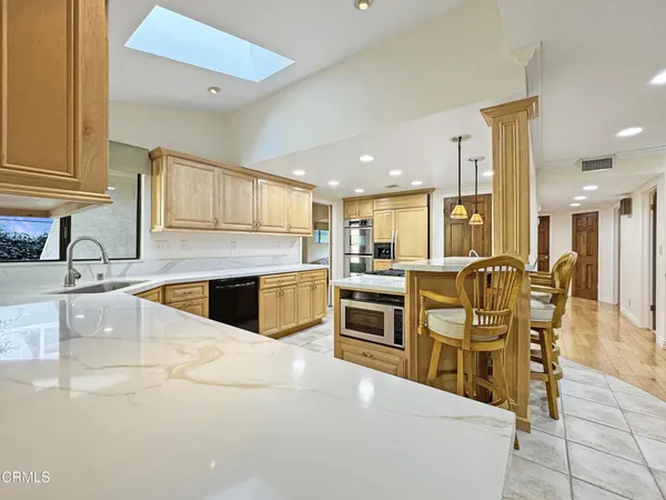 $1,699,000 | 2307 Dorothy Street, La Crescenta, CA 91214