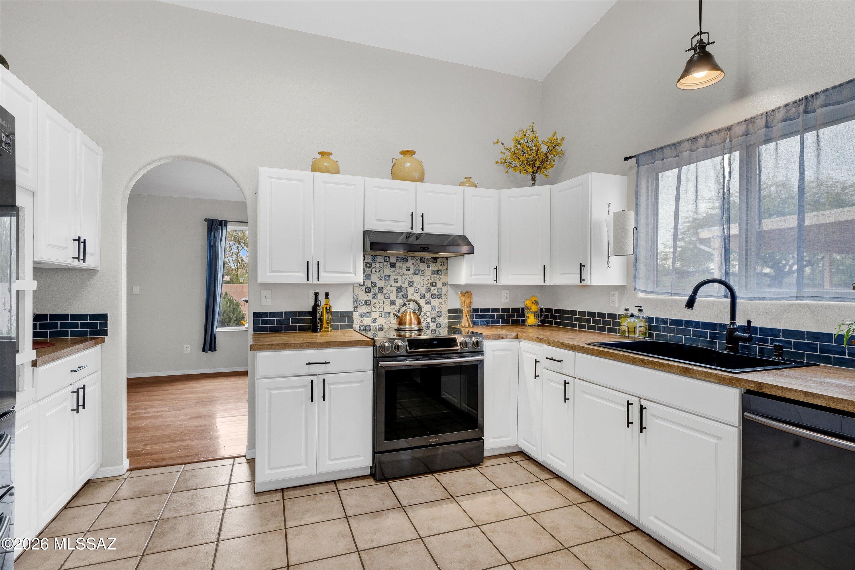 851 South Smokey Mountains Road Tucson, AZ 85748 - Photo 14 of 47
