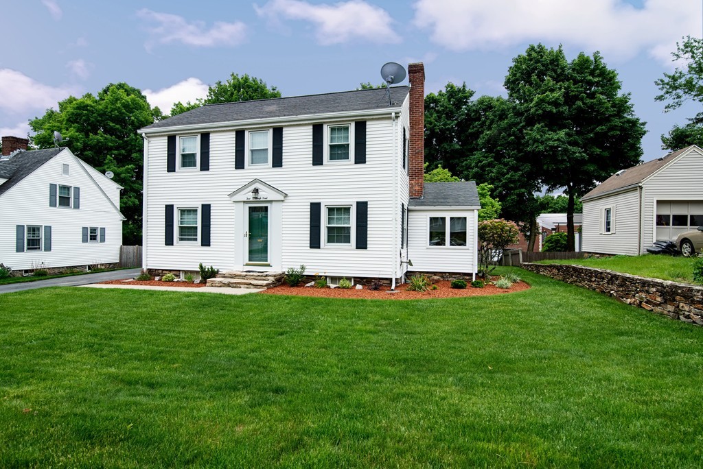 4 Stoneleigh Road Worcester, MA 01606 - Photo 1 of 27 Gallery Image 1