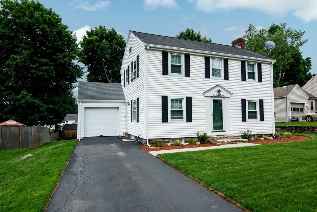 4 Stoneleigh Road Worcester, MA 01606 - Photo 4 of 27 Gallery Image 4