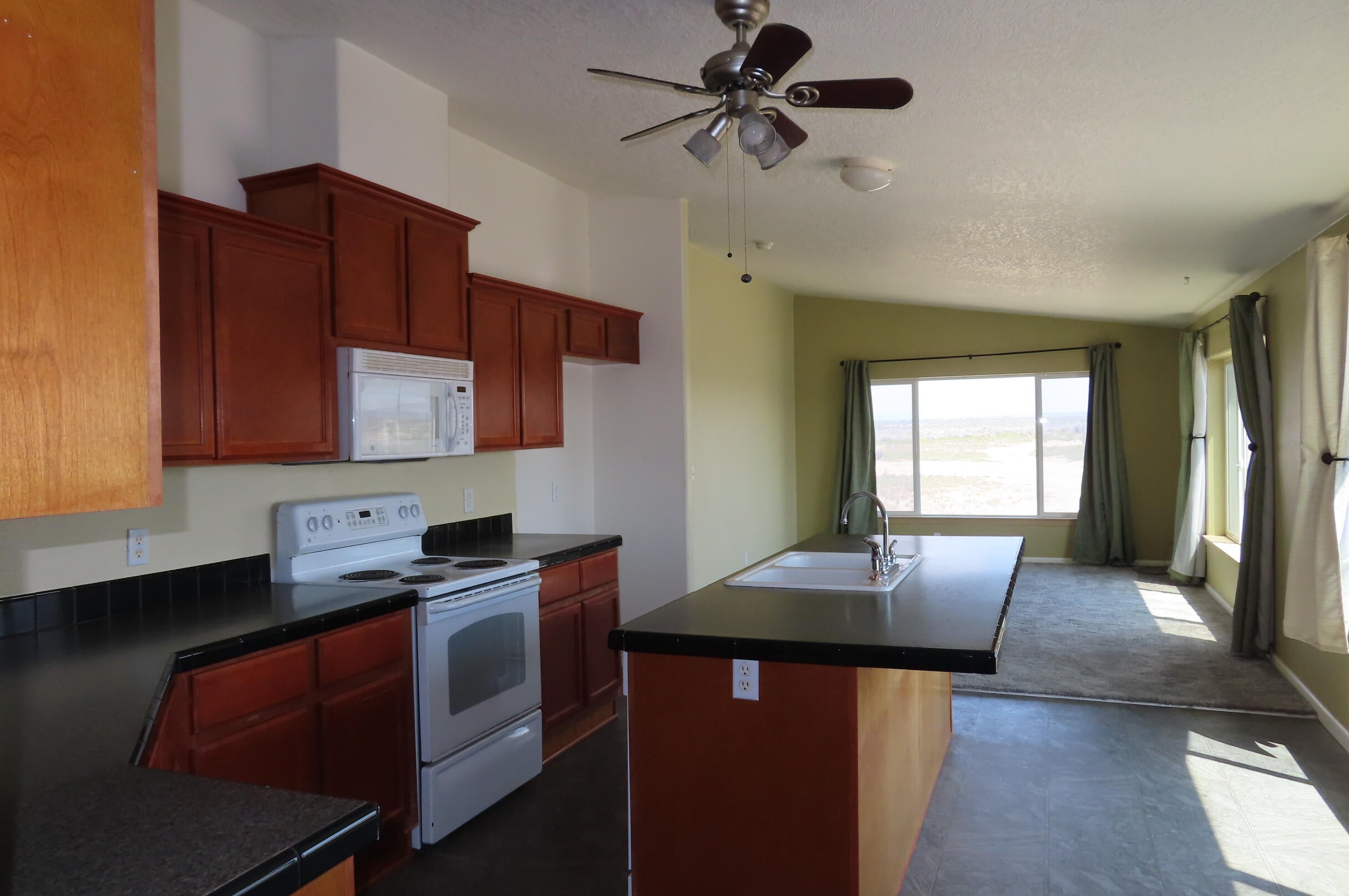 57752 North Oil Dri Road Silver Lake, OR 97638 - Photo 2 of 33 Kitchen to bonus room