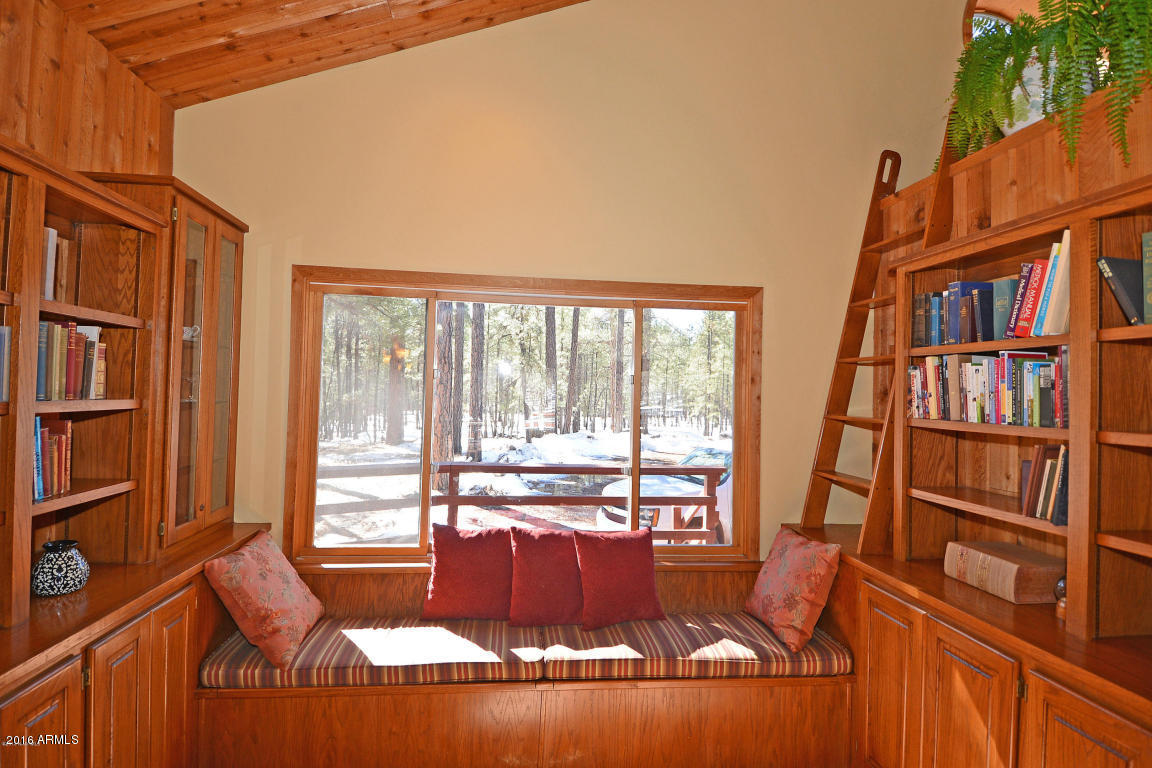 8290 North Roundtree Road Flagstaff, AZ 86001 - Photo 13 of 34 Great Place To Read A Book