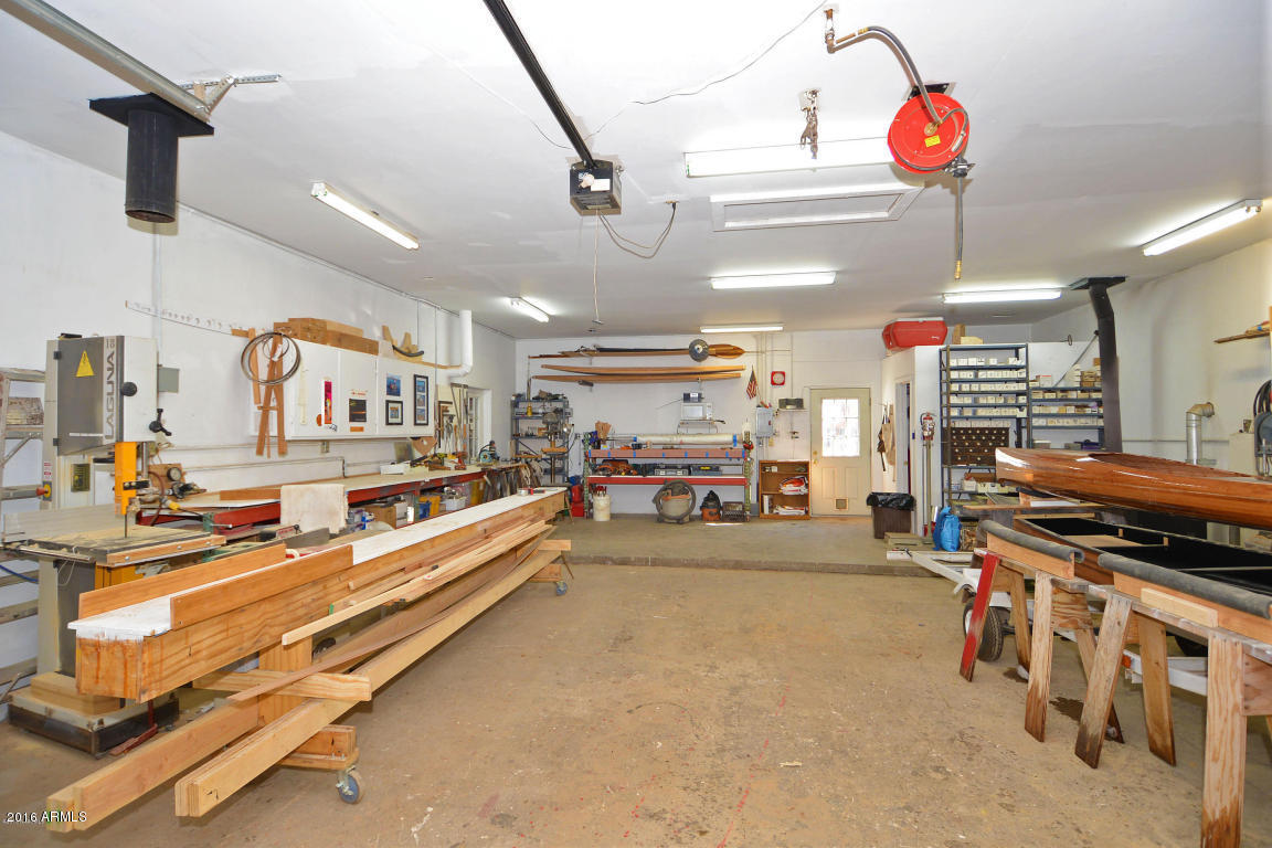 8290 North Roundtree Road Flagstaff, AZ 86001 - Photo 29 of 34 Shop Inside View
