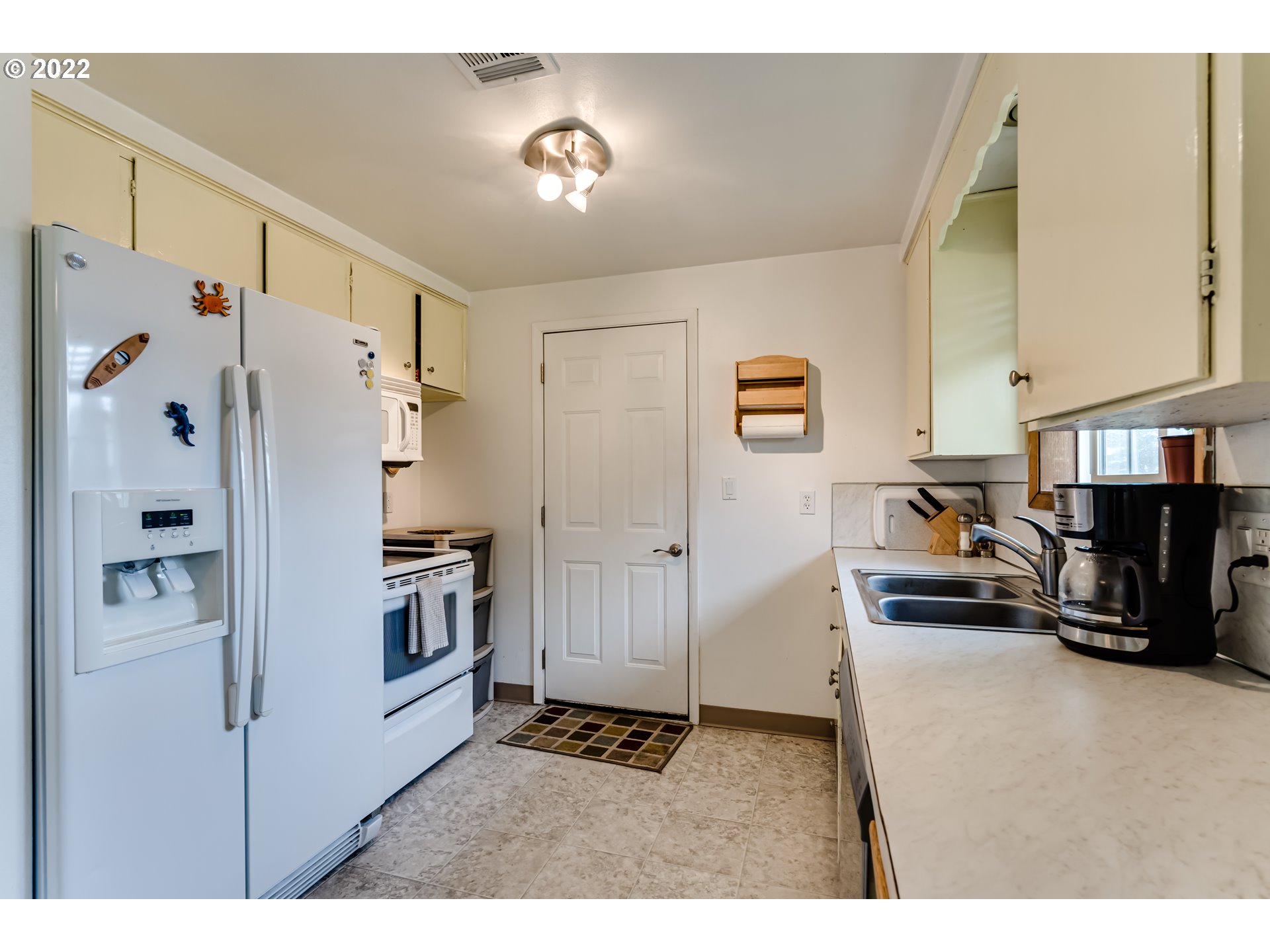 2748 Crocker Road Eugene, OR 97404 - Photo 8 of 27 Gallery Image 8