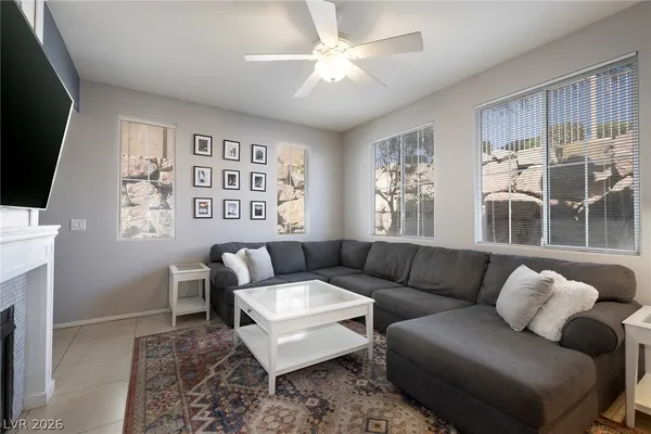 $2,200 | 3975 Palm Beach Street, Unit 102, Las Vegas, NV 89129