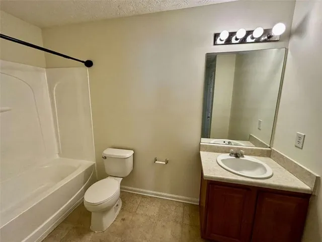 $2,200 | 2735 Meadow Trace Drive, Grayson, GA 30017