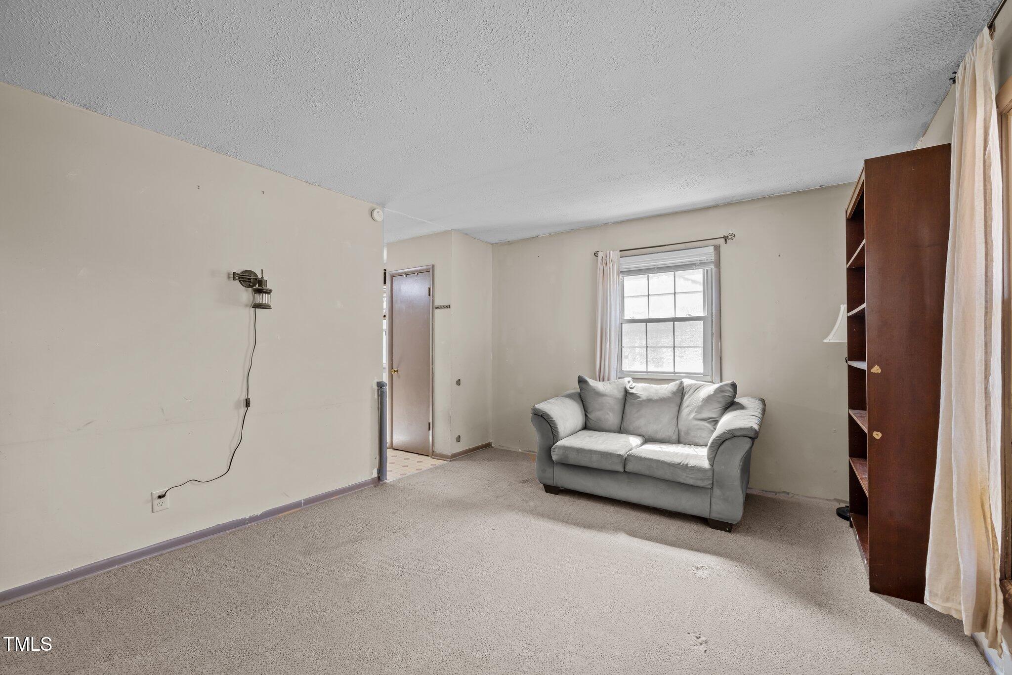 1507 Ridgeway Avenue Durham, NC 27701 - Photo 4 of 34 6-web-or-mls-5Z8A3115