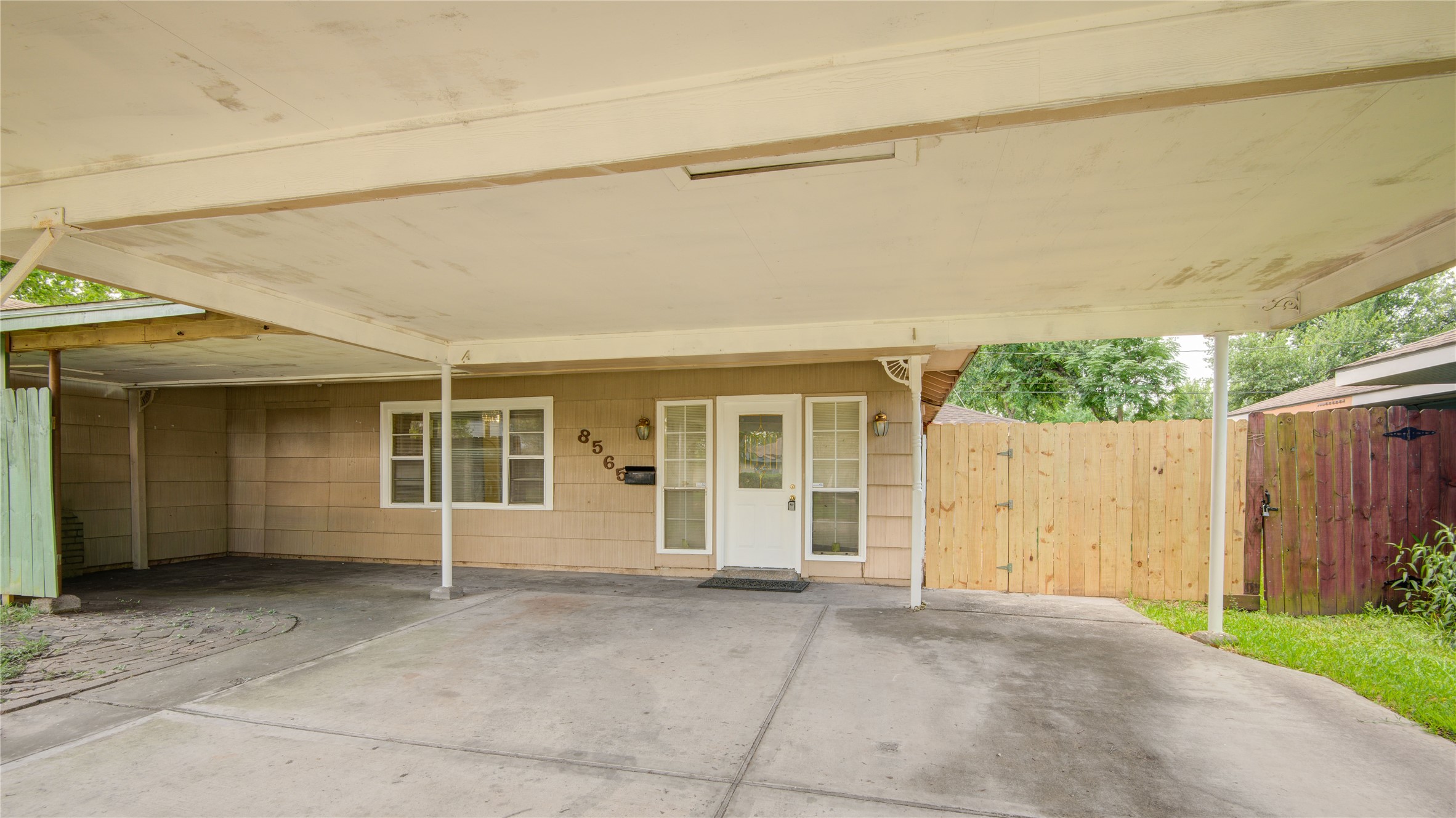 8565 Ridgepoint Drive Houston, TX 77055 - Photo 2 of 43