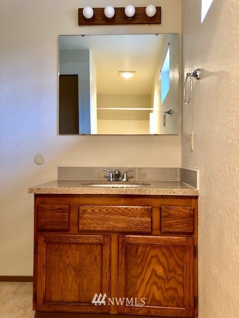 4403 Petersville Road Northeast Bremerton, WA 98310 - Photo 14 of 19 Gallery Image 14
