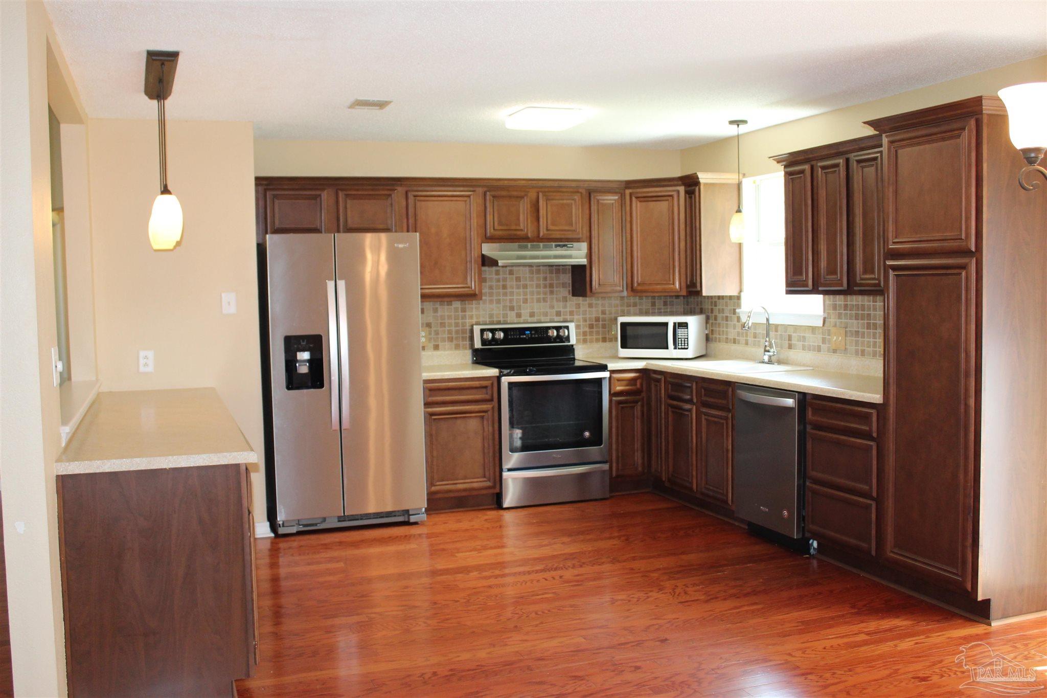 2129 Dog Track Road Pensacola, FL 32506 - Photo 3 of 16