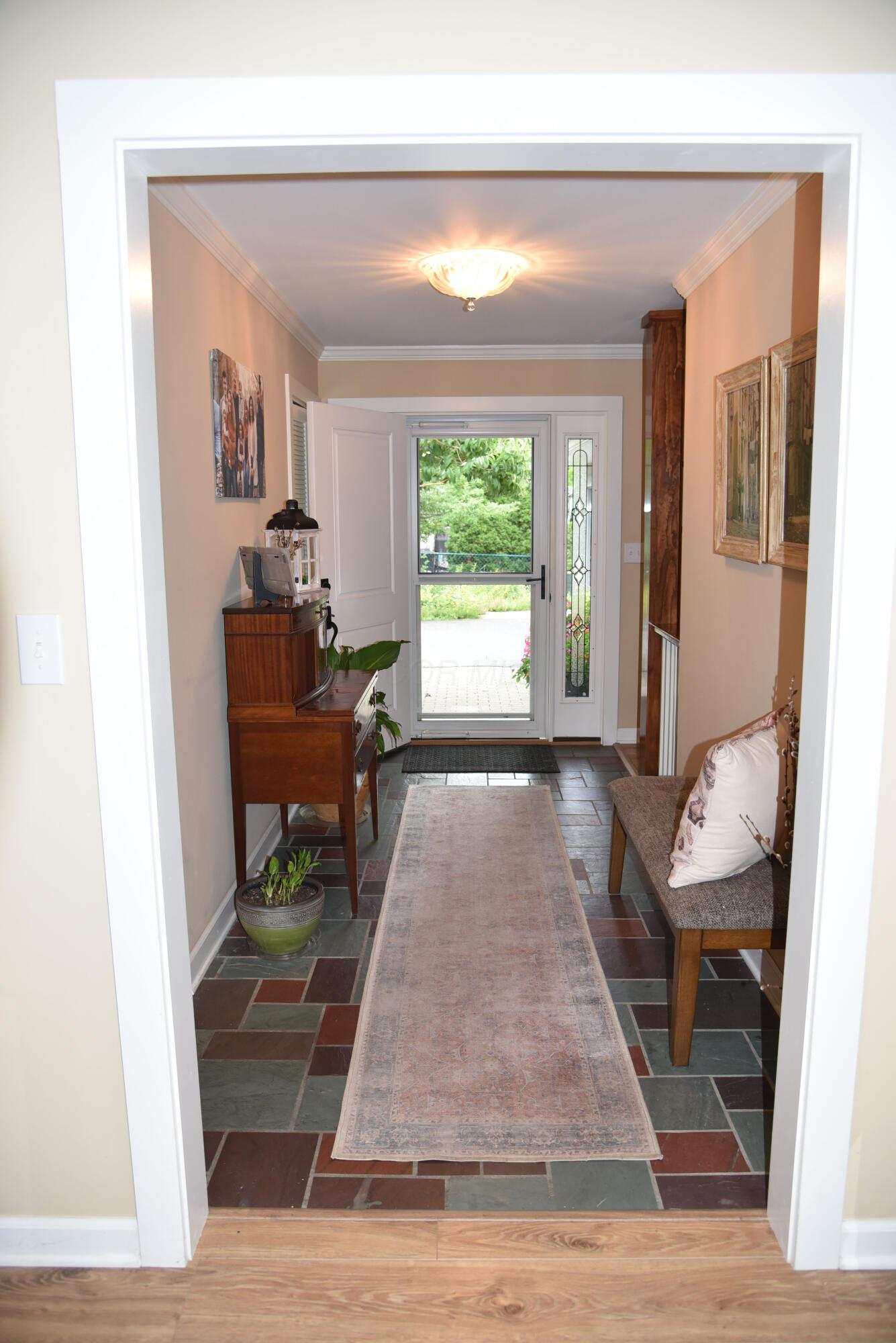 961 Lynbrook Road Columbus, OH 43235 - Photo 5 of 40 05
