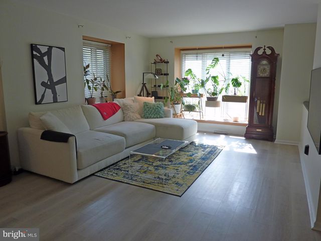 $475,000 | 426 Heatherwood Drive, Media, PA 19063