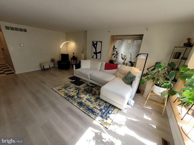 $475,000 | 426 Heatherwood Drive, Media, PA 19063