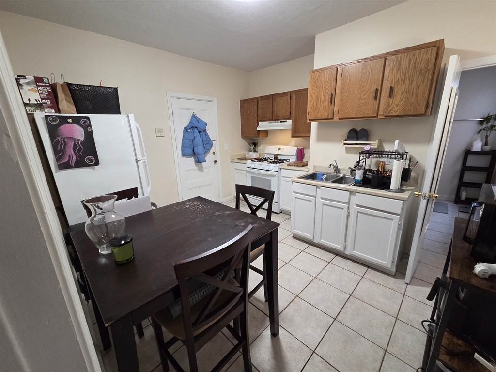 5 Lexington Street, Unit 5 Waltham, MA 02452 - Photo 5 of 10