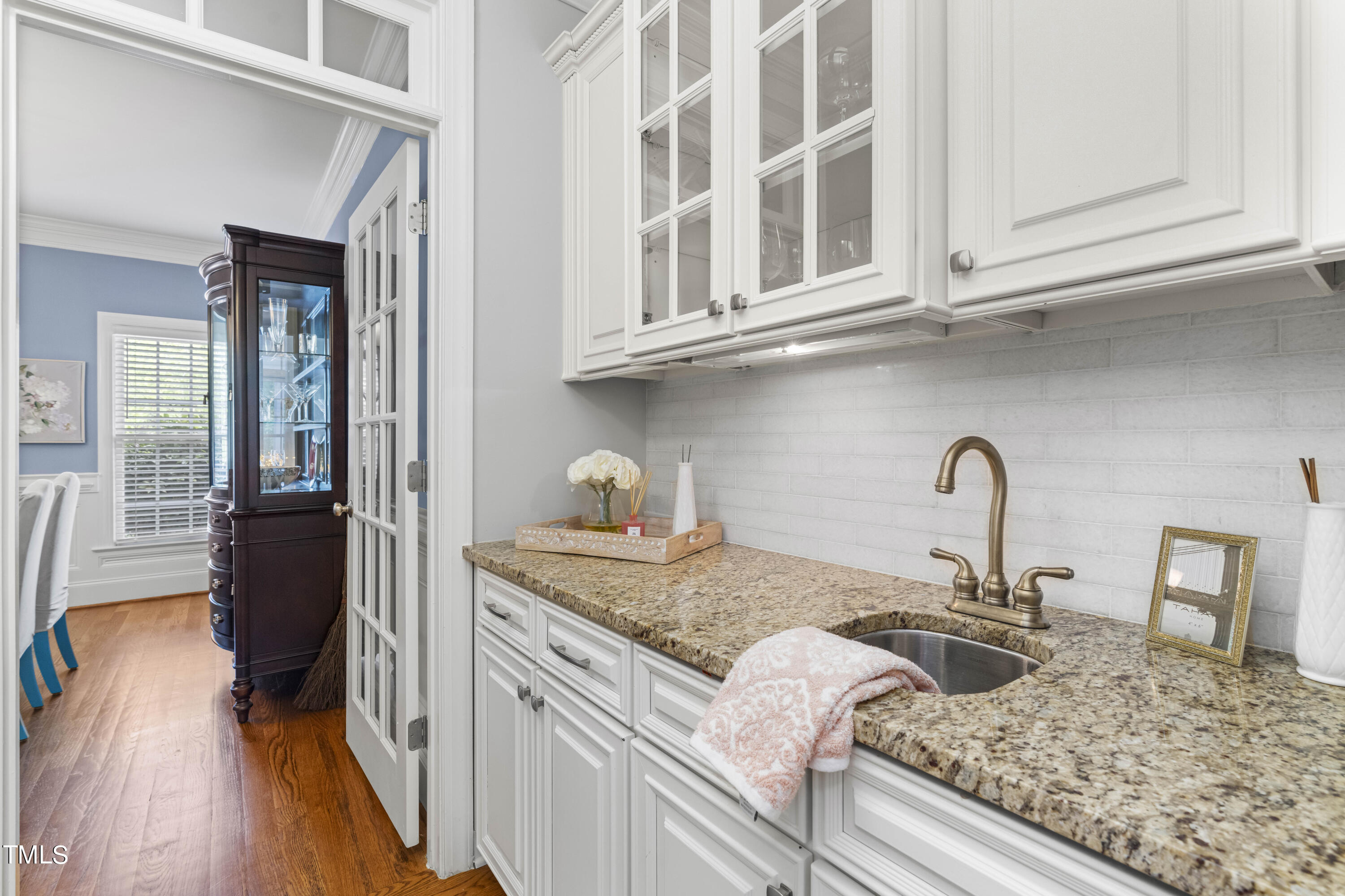 9304 Carlswood Court Raleigh, NC 27613 - Photo 10 of 29 Bar
