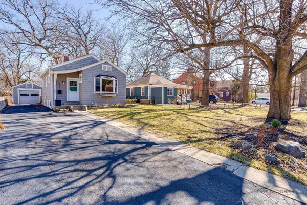 $289,800 | 367 North Lake Street, Grayslake, IL 60030
