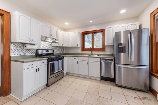 $289,800 | 367 North Lake Street, Grayslake, IL 60030