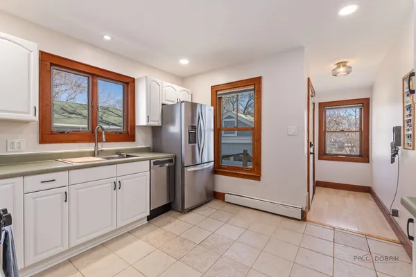 $289,800 | 367 North Lake Street, Grayslake, IL 60030