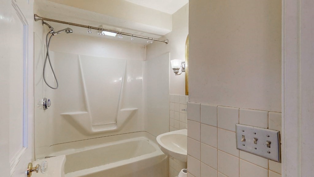 168 Beaconsfield Road Worcester, MA 01602 - Photo 19 of 33