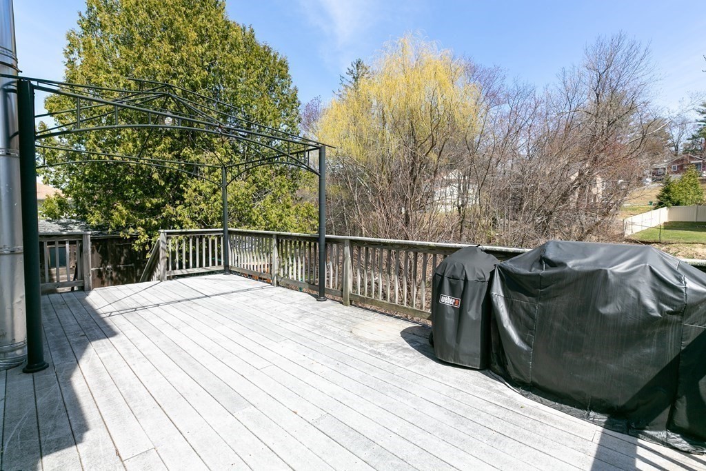 168 Beaconsfield Road Worcester, MA 01602 - Photo 30 of 33