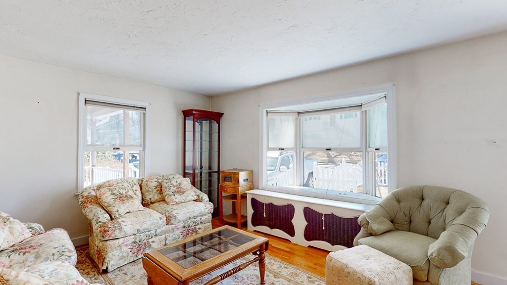 168 Beaconsfield Road Worcester, MA 01602 - Photo 9 of 33